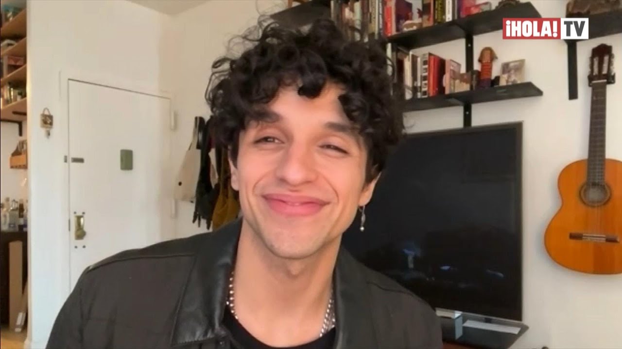 Elegante Ambiente Festivo Con Flores De Colores Y Velas Sobre Un Soporte De  Madera. Decoración De Mesa De Bodas. Imagen de archivo - Imagen de  acontecimiento, primer: 191303367, image size:1280x720
